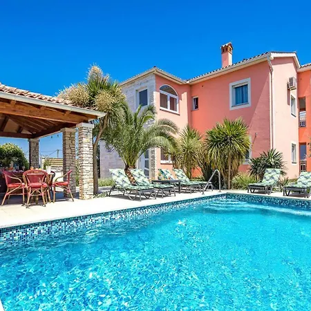 Villa Tina *